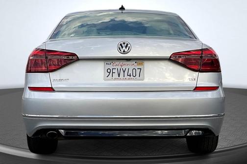 2018 Volkswagen Passat 2.0T R-Line