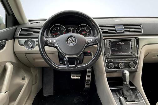 2018 Volkswagen Passat 2.0T R-Line