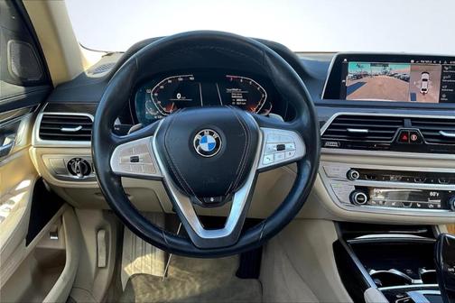 2021 BMW 740 i