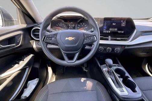 Sterling Gray Metallic 2025 Chevrolet Trax LS