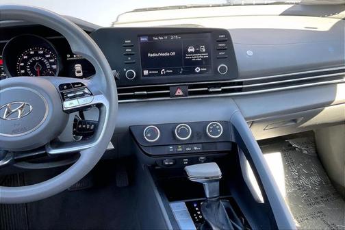 2021 Hyundai ELANTRA SE