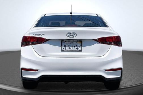 Frost White Pearl 2020 Hyundai Accent SE