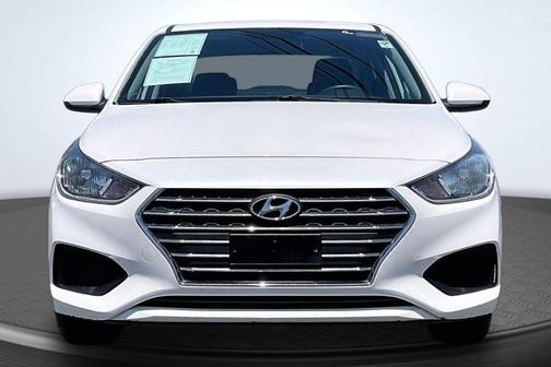 Frost White Pearl 2020 Hyundai Accent SE