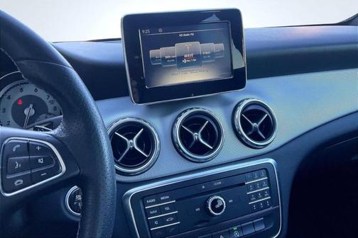 2017 Mercedes-Benz GLA 250 Base