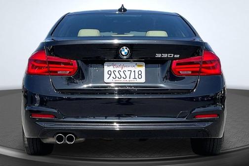 Black Sapphire Metallic 2018 BMW 330e iPerformance