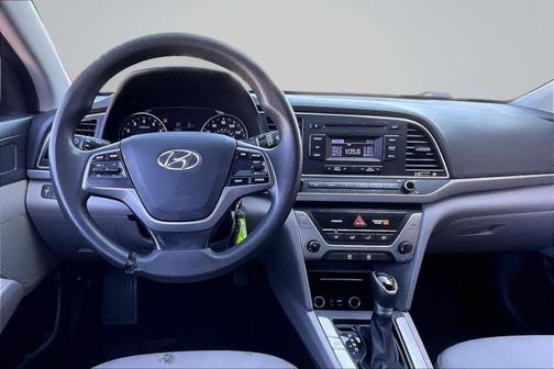 Symphony Air Silver 2017 Hyundai ELANTRA SE
