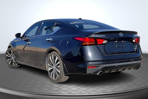Storm Blue 2020 Nissan Altima 2.0 Platinum