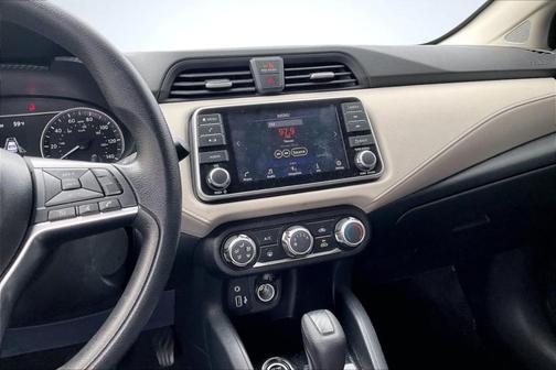 2022 Nissan Versa 1.6 SV