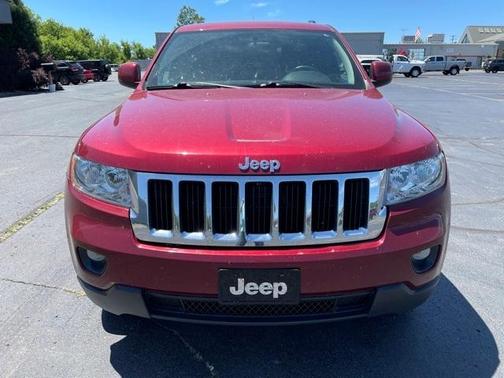 Photo 2 of 17 of 2013 Jeep Grand Cherokee Laredo