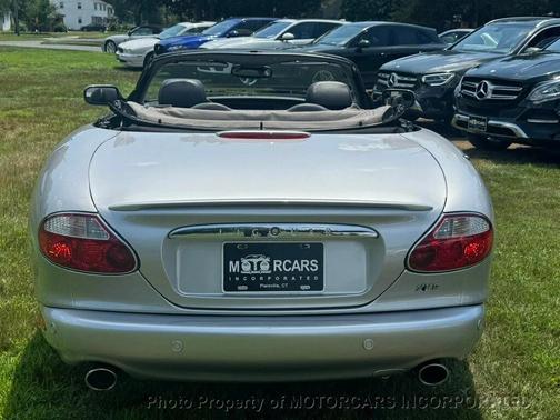 2001 Jaguar XKR Base