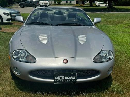 2001 Jaguar XKR Base