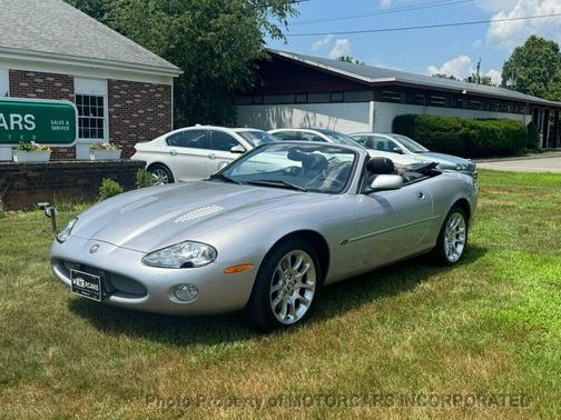 2001 Jaguar XKR Base