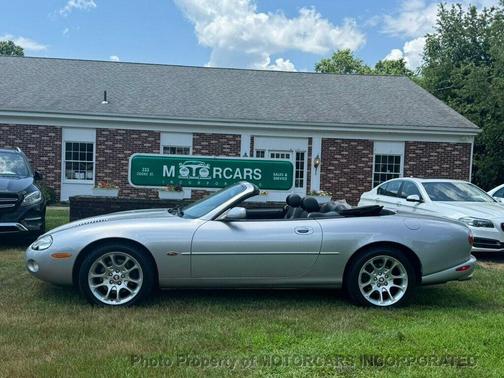 2001 Jaguar XKR Base