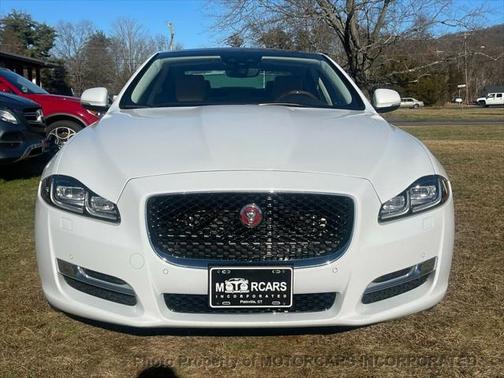 2018 Jaguar XJ XJ R-Sport