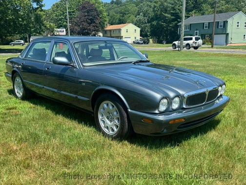 1999 Jaguar XJ Base