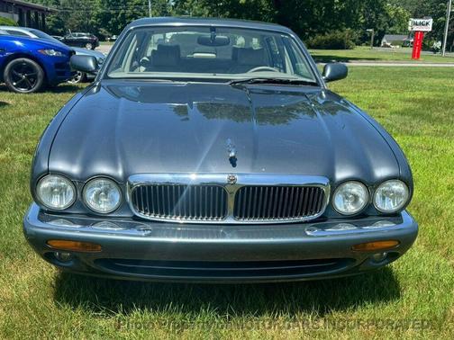 1999 Jaguar XJ Base