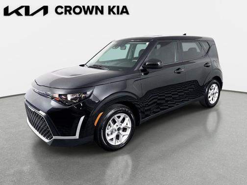 Fusion Black 2025 Kia Soul LX