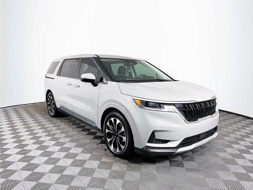2024 Kia Carnival EX