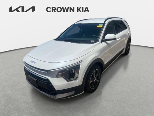Snow White Pearl 2023 Kia Niro LX