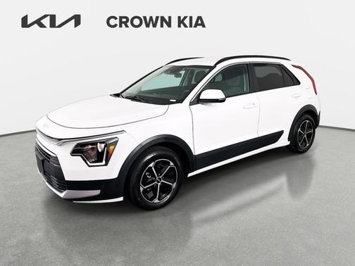 Snow White Pearl 2023 Kia Niro LX