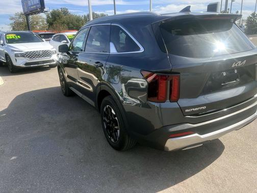 2024 Kia Sorento S