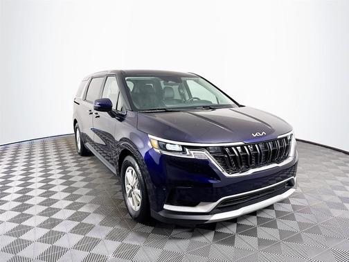 2024 Kia Carnival LX