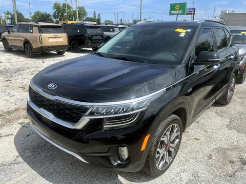 Cherry Black 2021 Kia Seltos SX