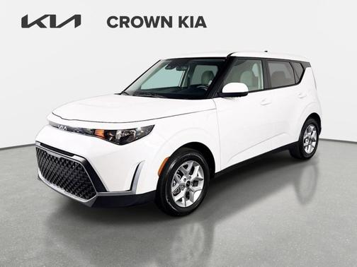 Snow White Pearl 2025 Kia Soul LX