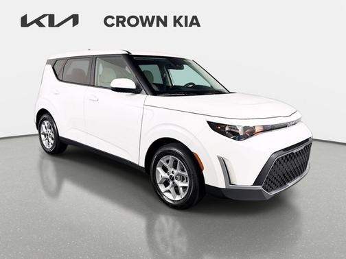 Snow White Pearl 2025 Kia Soul LX