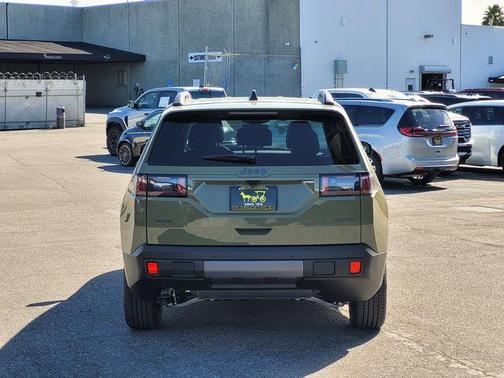 2026 Jeep Cherokee LAREDO/LIMITED