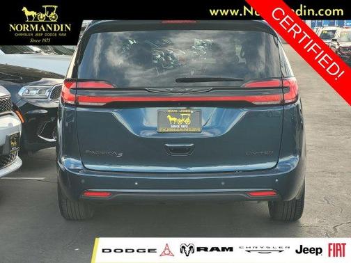 Fathom Blue Pearlcoat 2025 Chrysler Pacifica Limited