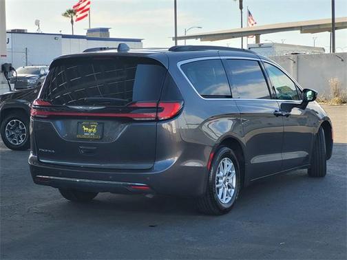 2022 Chrysler Pacifica Touring-L