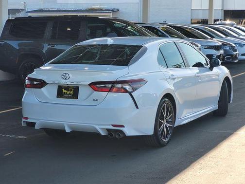 Ice 2024 Toyota Camry SE