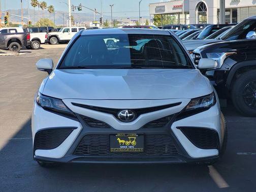 Ice 2024 Toyota Camry SE