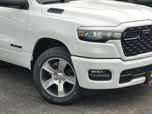 2026 RAM 1500 Express