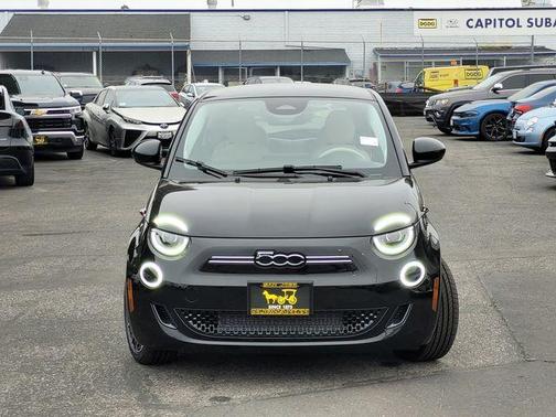 2025 FIAT 500e Base