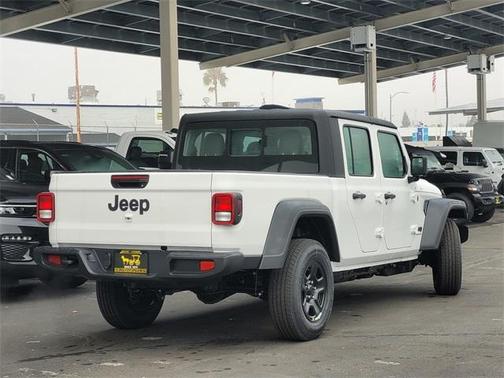 2026 Jeep Gladiator Sport
