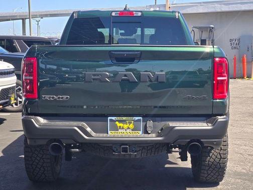 Serrano Red 2026 RAM 1500 RHO