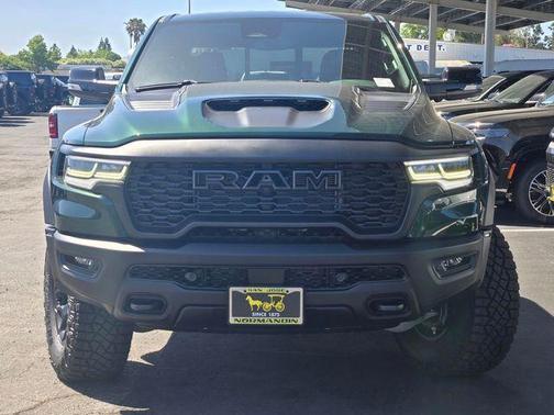 Serrano Red 2026 RAM 1500 RHO