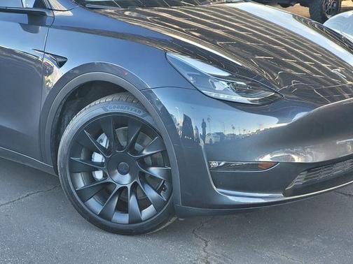 2024 Tesla Model Y Long Range