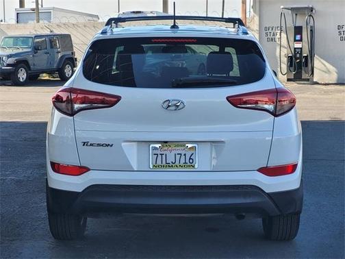 2016 Hyundai TUCSON SE