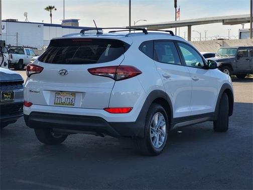 2016 Hyundai TUCSON SE