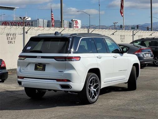 2025 Jeep Grand Cherokee Summit