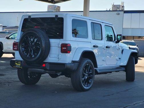 2025 Jeep Wrangler 4xe Sahara