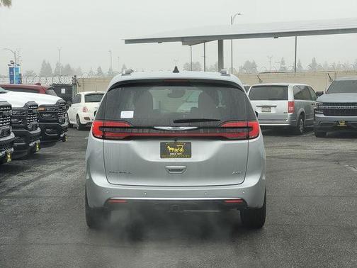 2026 Chrysler Pacifica Pinnacle