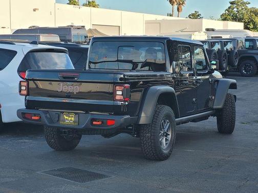Black Clearcoat 2026 Jeep Gladiator Mojave