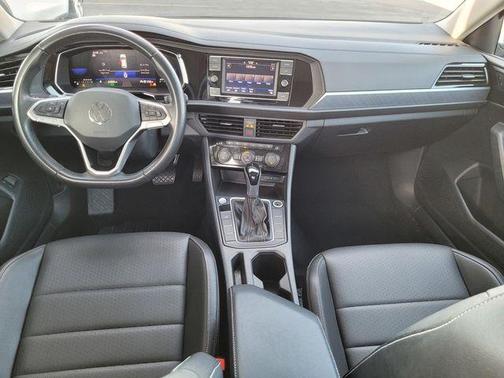Platinum Gray Metallic 2024 Volkswagen Jetta 1.5T SE