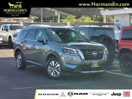 Gun Metallic 2025 Nissan Pathfinder SL