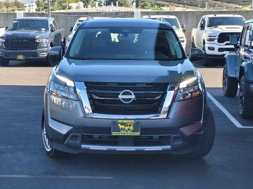 Gun Metallic 2025 Nissan Pathfinder SL