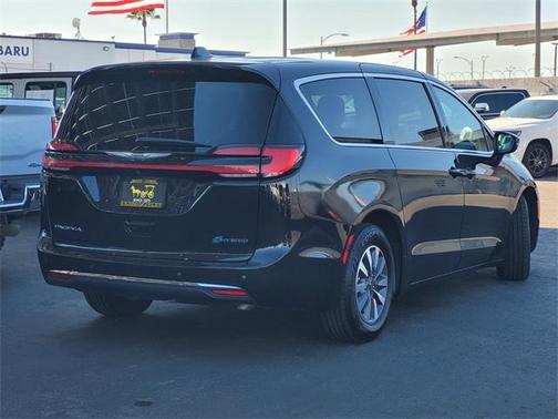 2023 Chrysler Pacifica Hybrid Touring L